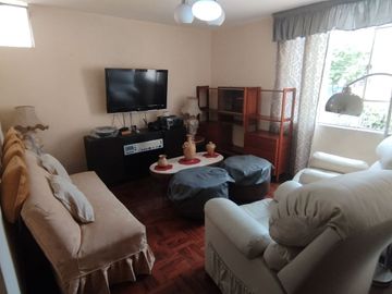 ¡Venta de Hermosa Casa en el Límite de Pueblo Libre!