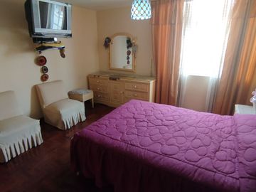 ¡Venta de Hermosa Casa en el Límite de Pueblo Libre!