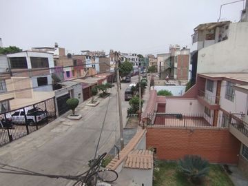 ¡Venta de Hermosa Casa en el Límite de Pueblo Libre!