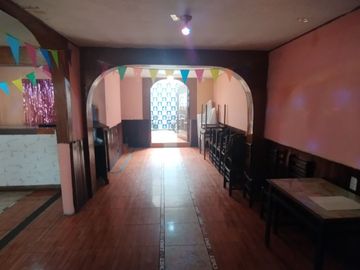 Se Vende local comercial – La Perla  95 m2