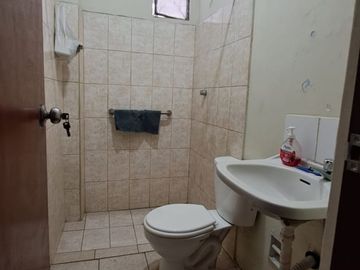 VENDO AMPLIA CASA EN URB.  CONDEVILLA – SAN MARTIN