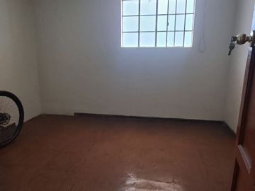 VENDO AMPLIA CASA EN URB.  CONDEVILLA – SAN MARTIN