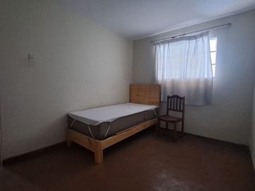 VENDO AMPLIA CASA EN URB.  CONDEVILLA – SAN MARTIN