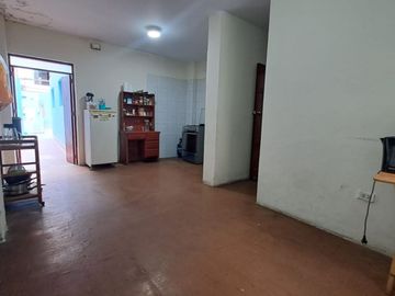 VENDO AMPLIA CASA EN URB.  CONDEVILLA – SAN MARTIN