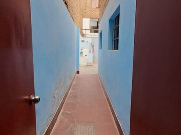 VENDO AMPLIA CASA EN URB.  CONDEVILLA – SAN MARTIN