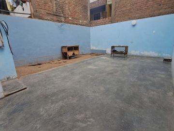 VENDO AMPLIA CASA EN URB.  CONDEVILLA – SAN MARTIN