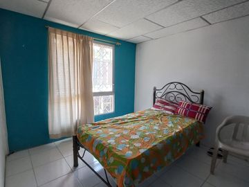VENTA DE CASA DE 2 PISOS EN URBANIZACION BEATA MERCEDES MOLINA