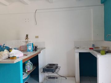VENTA DE CASA DE 2 PISOS EN URBANIZACION BEATA MERCEDES MOLINA