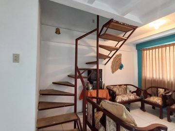 VENTA DE CASA DE 2 PISOS EN URBANIZACION BEATA MERCEDES MOLINA