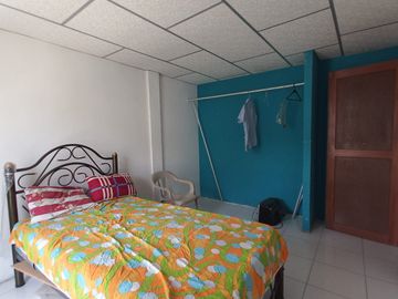 VENTA DE CASA DE 2 PISOS EN URBANIZACION BEATA MERCEDES MOLINA