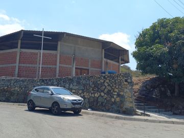 VENTA DE CASA DE 2 PISOS EN URBANIZACION BEATA MERCEDES MOLINA