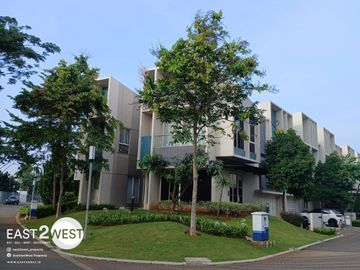 Dijual Rumah Cantik Seperti Resort Cluster Mozart Symphonia Gading Serpong Tangerang View Danau Posisi Hook Bagus Siap Huni Nyaman Strategis
