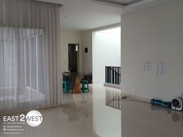 Dijual Rumah Cantik Seperti Resort Cluster Mozart Symphonia Gading Serpong Tangerang View Danau Posisi Hook Bagus Siap Huni Nyaman Strategis