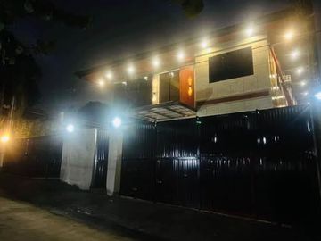 Modern House and Lot for Sale at Beverly Hills Antipolo City