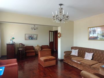 Venta Departamento en Pueblo Libre frente a parque