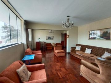Venta Departamento en Pueblo Libre frente a parque