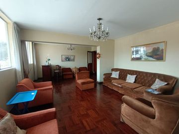 Venta Departamento en Pueblo Libre frente a parque