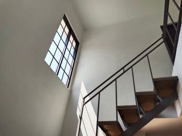 Rumah Heu Padasuka, Baru 2 LANTAI, Mewah Harga Murah, Dkt Cicaheum-Cicadas, Kota Bandung Jual Dijual