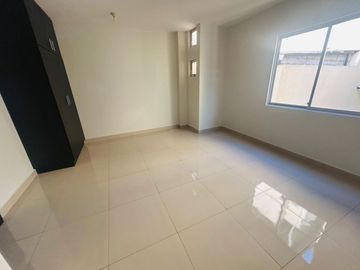 EN VENTA  CASA POR ESTRENAR  DE DOS PISOS DENTRO DE URBANIZACIÓN