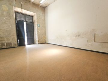 EN VENTA HERMOSA CASONA