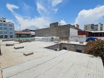 EN VENTA HERMOSA CASONA