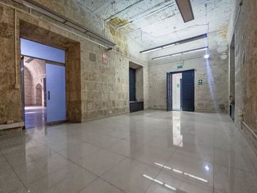 EN VENTA HERMOSA CASONA