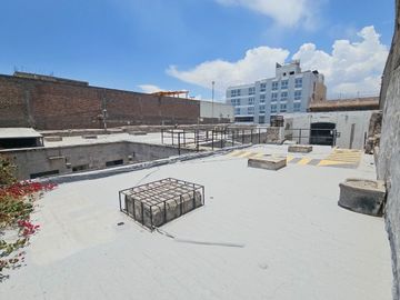 EN VENTA HERMOSA CASONA