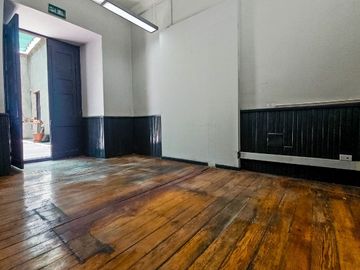 EN VENTA HERMOSA CASONA