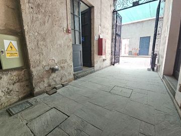 EN VENTA HERMOSA CASONA