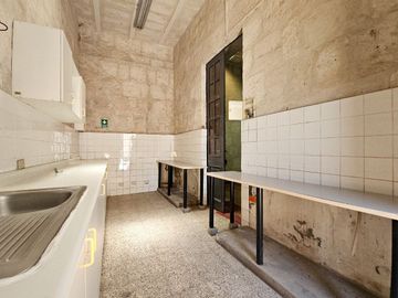 EN VENTA HERMOSA CASONA