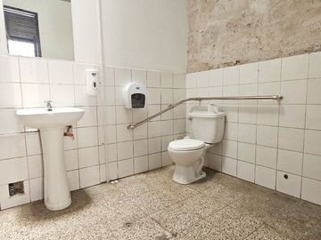 EN VENTA HERMOSA CASONA
