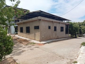 VENTA DE CASA EN MELGAR EN OBRA GRIS