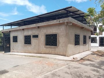VENTA DE CASA EN MELGAR EN OBRA GRIS