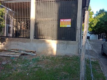 VENTA DE CASA EN MELGAR EN OBRA GRIS