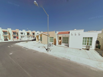 CASA EN VENTA CERRADA DE ANDALUCIA, LA TOSCANA, PLAYA DEL CARMEN, QUINTANA ROO.