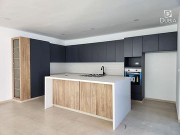 Casa Nueva de 4 habitaciones en Fracc privado, zona Monte Magno, 1 recamara en PB