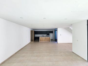Casa Nueva de 4 habitaciones en Fracc privado, zona Monte Magno, 1 recamara en PB