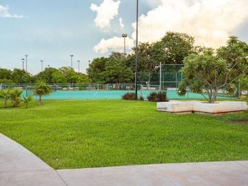 Casa con jardín y alberca privada, en venta, Rejoyada, Mérida