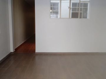Alquiler de Departamento Primer Piso Lince