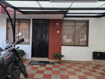 VENDO CASA HERMOSA EN DOSQUEBRADAS