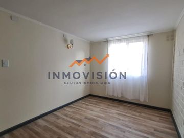 VENDE!! Acogedora casa recién remodelada, Sector Fundo del Carmen.