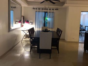 SE VENDE CASA EN PRADOS DEL CENTENARIO