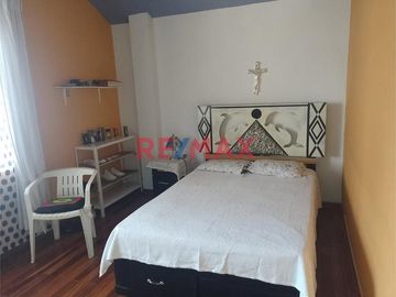 Venta Hermosa Casa Urbana En Lima - San Juan De Miraflores
