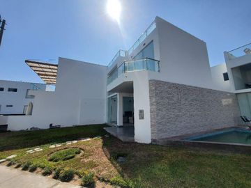 Venta De Casa De Playa Moravia 2