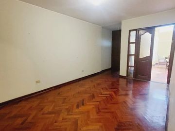 VENTA DE DEPARTAMENTO MIRAFLORES LÍMITE CON SAN ISIDRO ¡¡¡A UN PASO DE TODO!!!