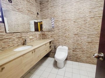VENTA DE DEPARTAMENTO MIRAFLORES LÍMITE CON SAN ISIDRO ¡¡¡A UN PASO DE TODO!!!