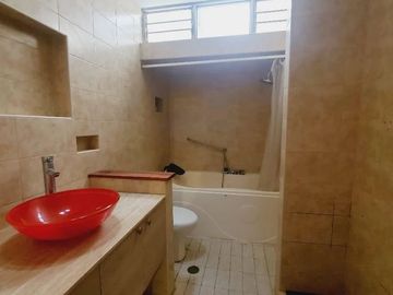 VENTA DE DEPARTAMENTO MIRAFLORES LÍMITE CON SAN ISIDRO ¡¡¡A UN PASO DE TODO!!!