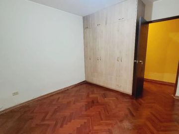 VENTA DE DEPARTAMENTO MIRAFLORES LÍMITE CON SAN ISIDRO ¡¡¡A UN PASO DE TODO!!!