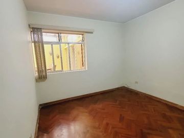 VENTA DE DEPARTAMENTO MIRAFLORES LÍMITE CON SAN ISIDRO ¡¡¡A UN PASO DE TODO!!!