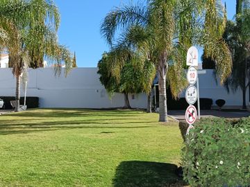 RESIDENCIA 3Rec + Estudio + 2.5 Baños + Lavado + 3Autos + Jardin Privado; Vigilancia, Jardin Comun, Cisterna, Estacionamiento Visitas